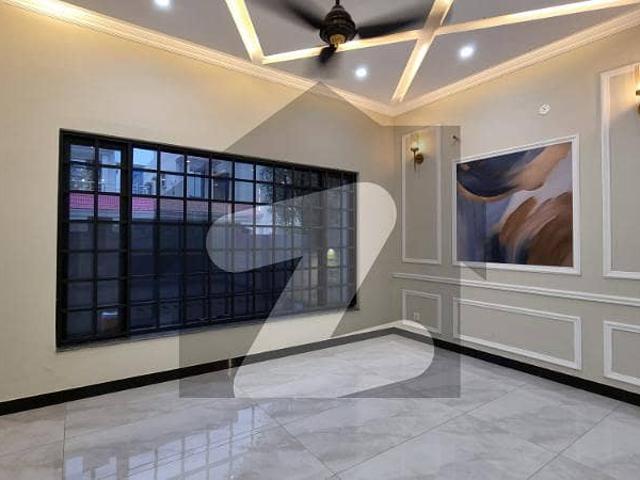 A beautiful 5mrla upper portion for rent