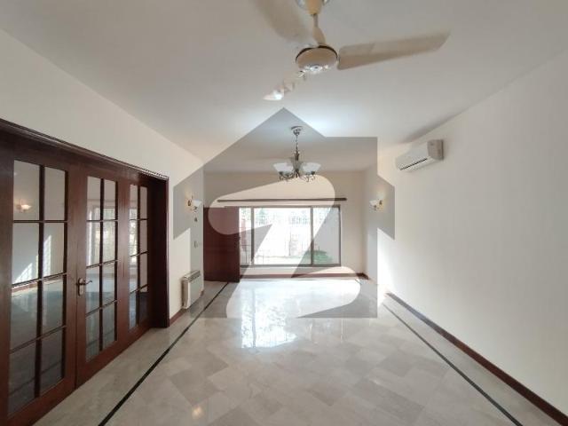 A Beautiful 666 Yards House Is Available For Sale In F 7