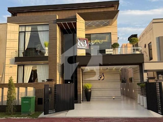 A beautiful 10 marla house for sale in iqbal block bahria town lahore