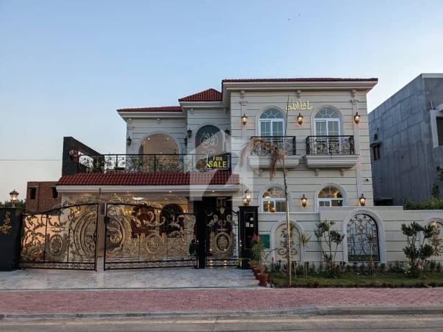 A beautiful 1 kanal house for sale in overseas b bahria town lahore