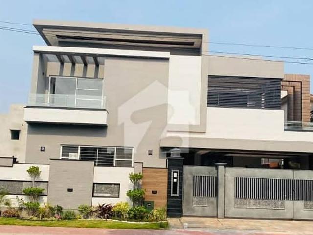 A beautiful 1 kanal house for sale in sector c bahria town lahore