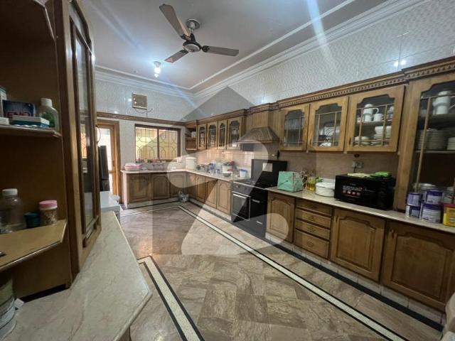 A Beautiful 1 Kanal House In Phase 3 Hayatabad Peshawar Hayatabad Phase 3