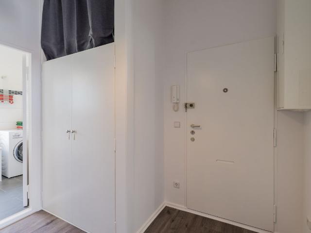 A beautiful, bright apartment with green view in a central location of Berlin Zehlendorf, Berlin Amsterdam Apartments for Rent