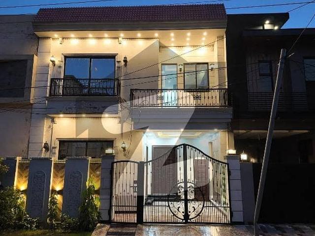 A Beautiful Dream Location Brand New House Available