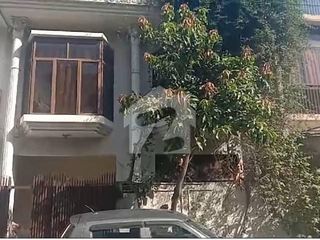 A Beautiful House For Sale In G/11 2 Islamabad