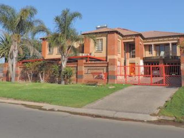 a beautiful & modern 13 bedrooms, do.
