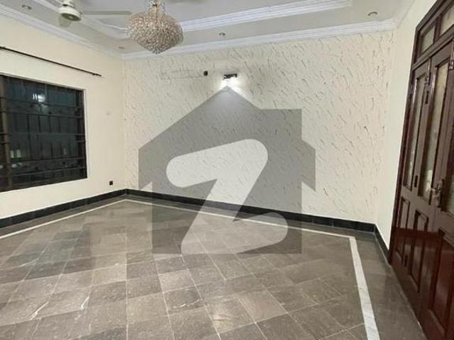 A beautiful solar installed house for rent in e11 3 multi E 11