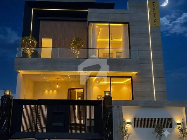 A Beautifully Crafted 5 Marla Modern House is Available for Sale in DHA Phase 9 Town
