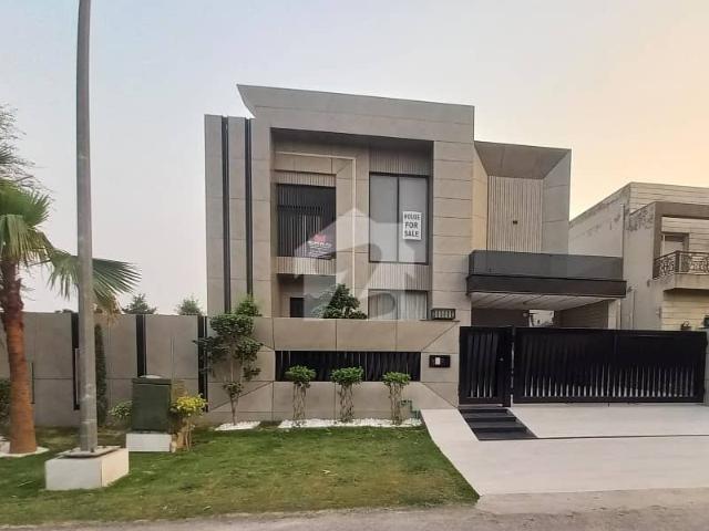 A Beautifull Ultra Modern Designed 1 Kanal Luxury House Located In The Heart Of DHA Phase 6