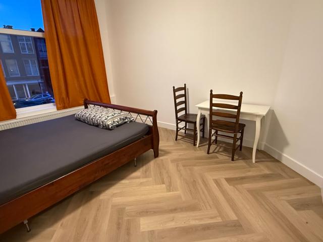 A big room available for rent in den haag