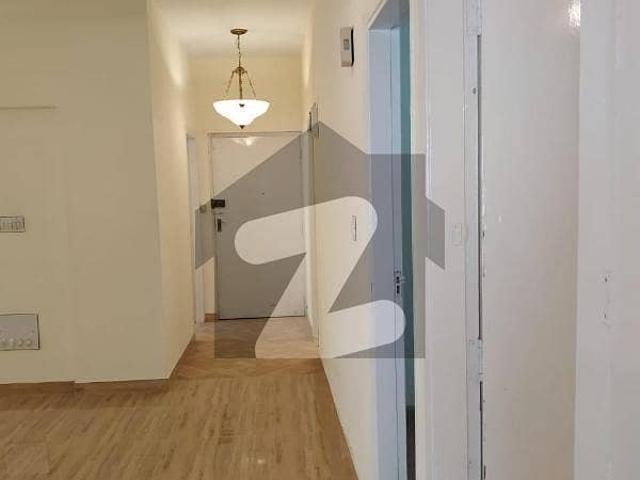 A Big Size Luxurious Apartment For Rent