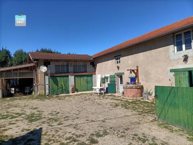 A BIZIAT PROCHE MACON ET BOURG EN BRESSE FERME 5 PIECES SUR TERRAIN DE 5 800 M²