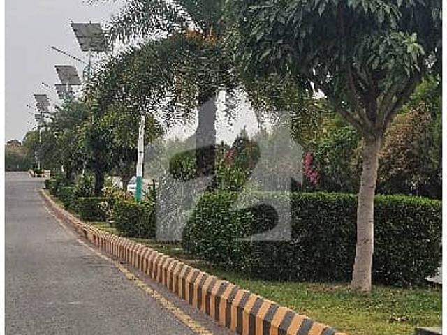 A Block 5 Kanal Corner Plot For Sale