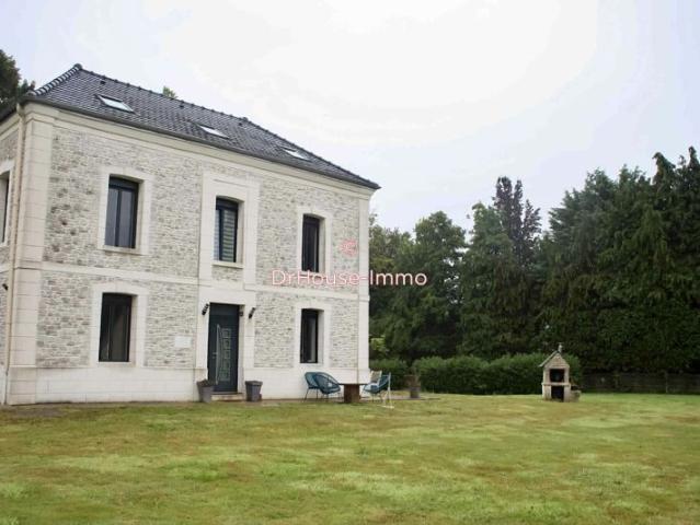À Bouville, une maison familiale pleine de vie vous attend !