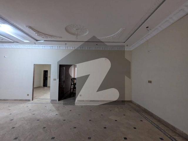 A Brand New Office Of 6 Marla Available For Rent