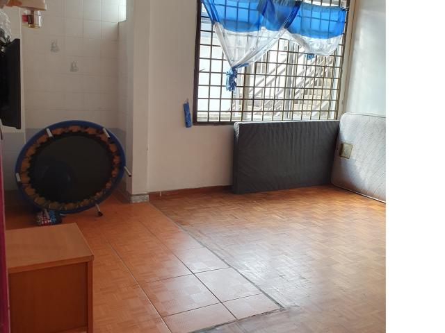 A bright & spacious master room of a semi detached house at Taman University, of Technology Malaysia