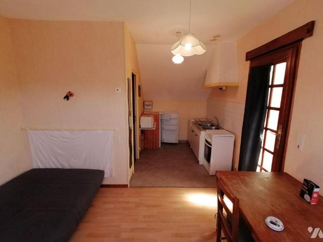 A BRUZ RUE CHOPIN Logement étudiant chez l'habitant, studio situé au deuxième étage sous comb.