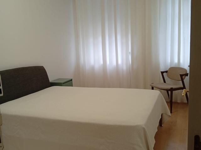 A casa é Solarenga sossegada e muito central