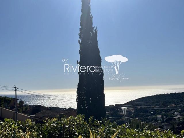 A CAVALAIRE SUR MER VAR Villa MODERNE VUE MER 4 Chambr