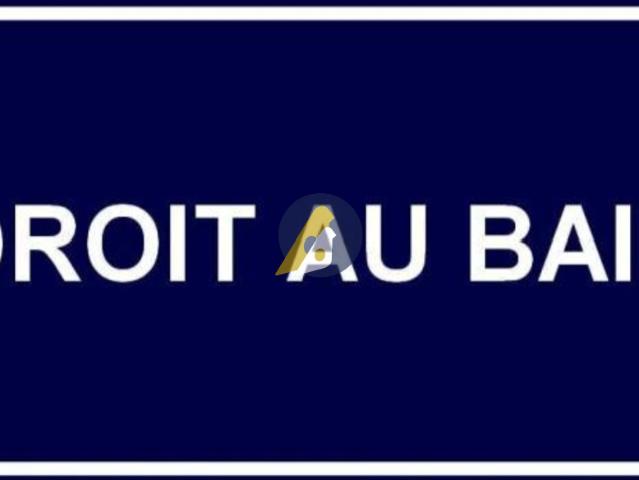 A CEDER PAS DE PORTE EMPLACEMENT N 1 CENTRE VILLE ST JEAN DE MONTS