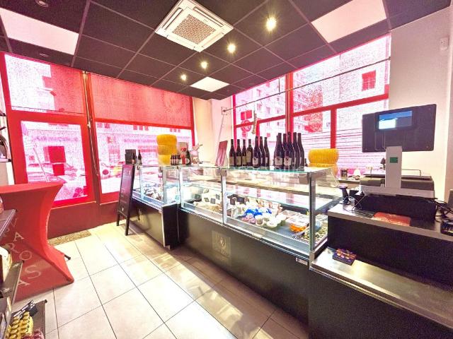 À CÉDER – PAS DE PORTE – ÉPICERIE EN EMPLACEMENT N°1 AU CŒUR DE CHAMBÉRY