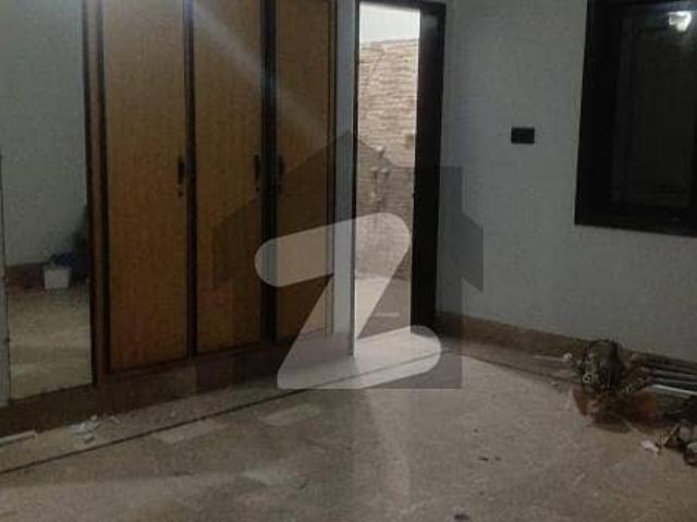 A Centrally Located Upper Portion Is Available For Rent In Karachi