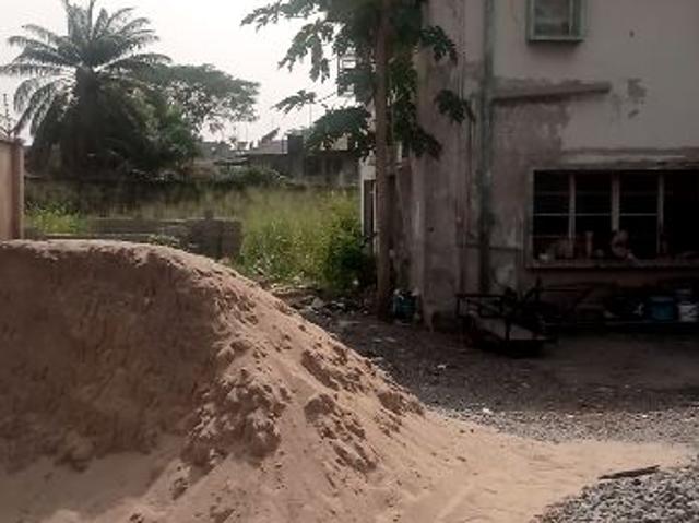 A closable joint venture with a demolishable semi detached duplex
