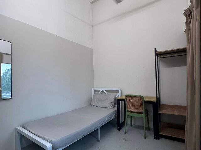 A Co living nearby TMN Perindustrian Elite. A budget middle private room for working adults