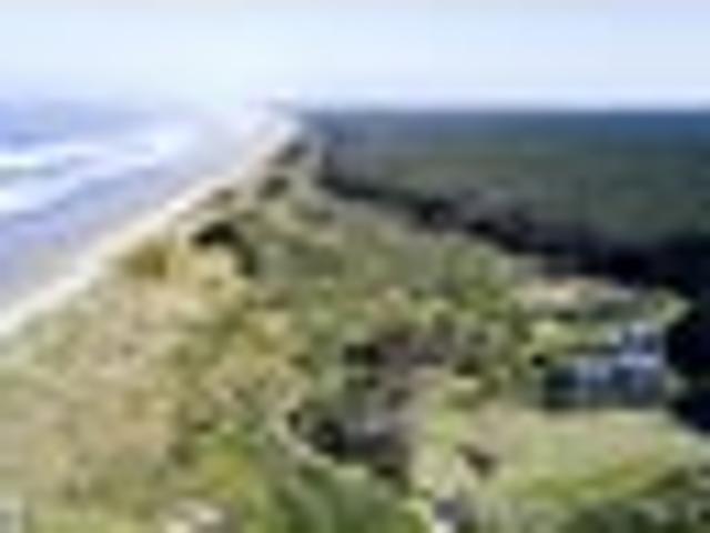 A Coastal Bolt Hole Along 90 Mile Beach