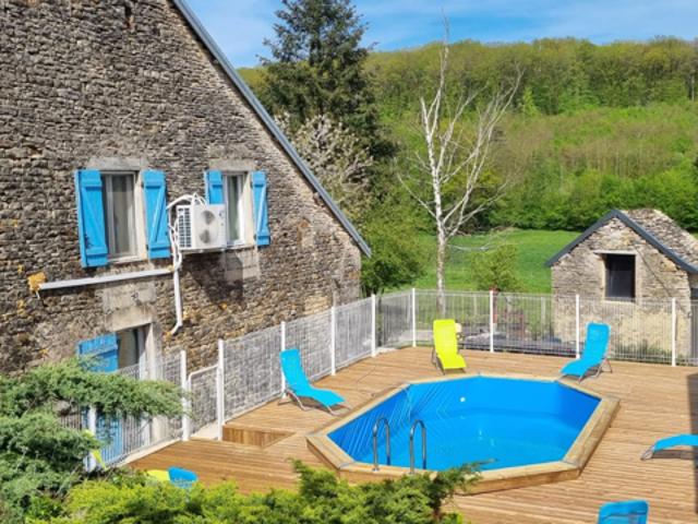 A colombier 70000 Ensemble immobilier de 2 maisons sur 33 ares de terrain à 247 500 euros