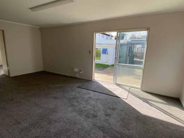 A comfortable and cozy 2 bedroom, 1 bathroom home