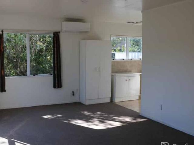A comfortable and cozy 2 bedroom, 1 bathroom home
