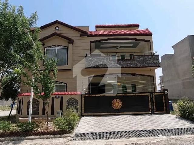 A Corner 10 Marla House Located In Gulberg Residencia Block L Is Available For sale