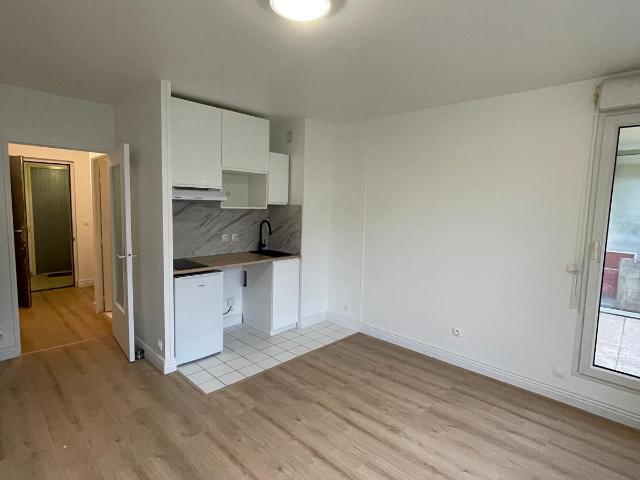 A Dammarie les Lys: studio de 24.75m2