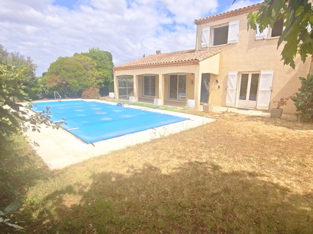 À découvrir à Bram: agréable maison familiale avec piscine