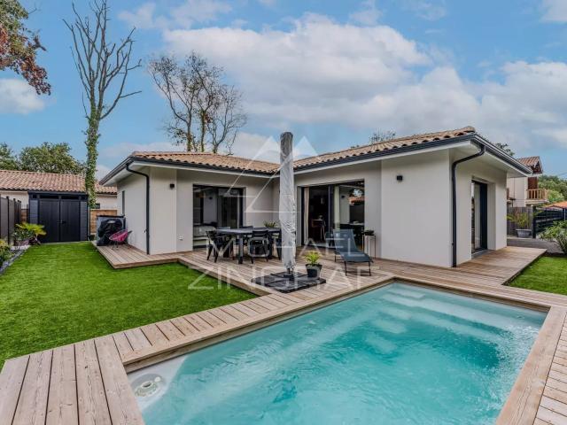 À deux pas du Bassin, une villa moderne prête à vivre