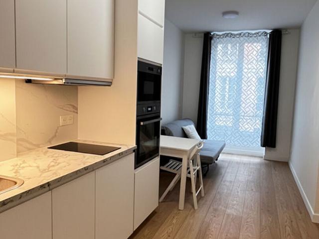 A deux pas du château de Versailles dans la rue de Satory Studio de 18.3 m2