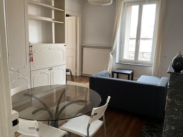 A deux pas de la gare ? Appartement meublé T2 dans l'ancien, plein de charme !
