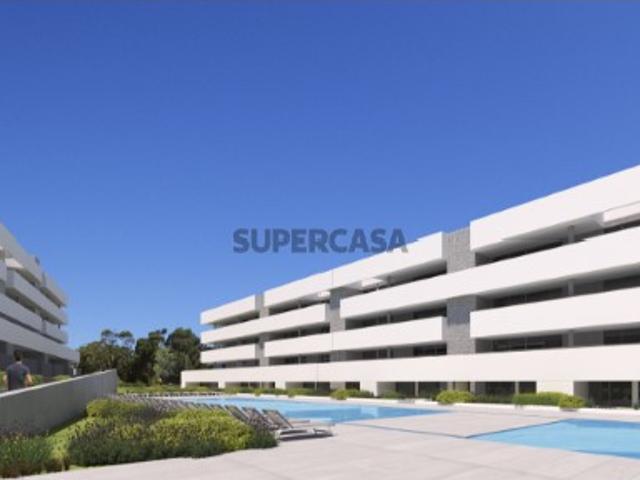 A ’diferença que faz a diferença ’ T3 PREMIUM LUX, Vista Mar parcial, a 2 minutos da praia D. Ana, Condomínio Privado, com todas as ’comodidades’ VISTA MAR!