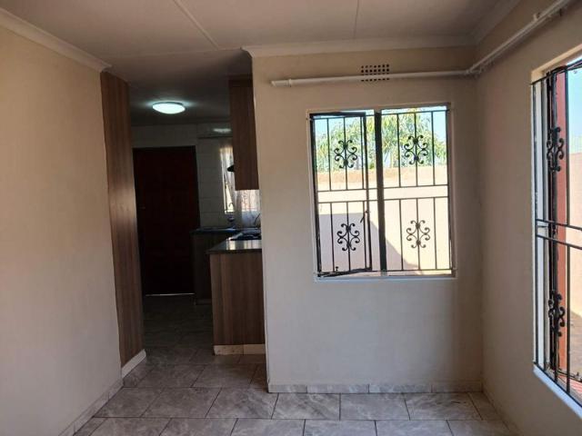 A Dream Starter 3 Bedroom Home In Chiawelo