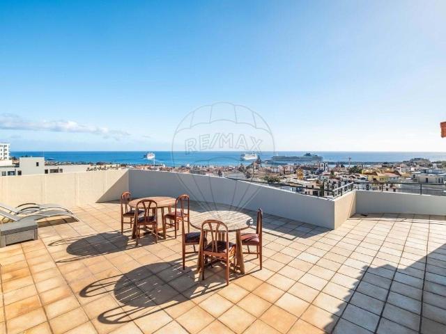 A Exclusividade de uma Penthouse, o Conforto de uma Moradia. 444m² Sé Funchal