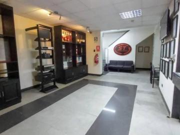 A&F1342 SE VENDE O ALQUILA EXCELENTE EDIFICIO DE 4 PISOS EN LA AV. DEL EJERCITO