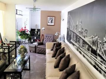 A&F1434 BAJO DE PRECIO HERMOSA RESIDENCIA DE 3 PISOS EN SAN ISIDRO