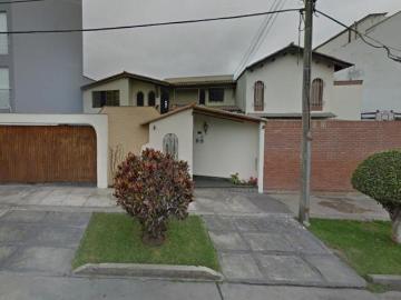 A&F1500 – OCASIÓN SE VENDE CASA COMO TERRENO CON EXCELENTE UBICACIÓN EN SURCO