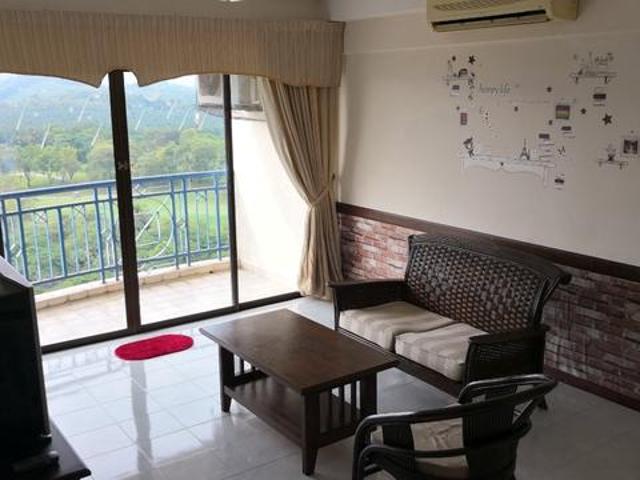 A Famosa D Savoy Condo