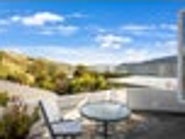 A family haven with harbour views