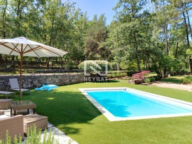 A FAYENCE VILLA AVEC DEPENDANCES PISCINE ET GRAND JARDIN