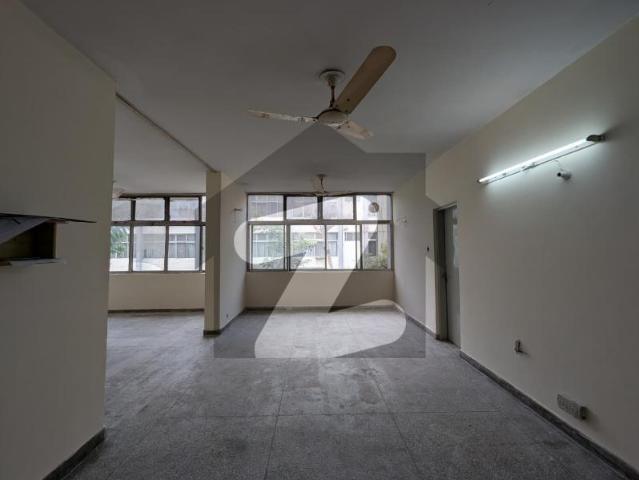 A Flat Of 10 Marla Available For Rent Askari 1