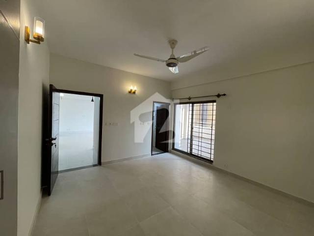 A Flat Of 2400 Square Feet In Karachi