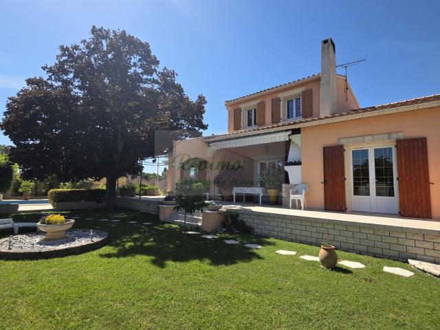 Maison familiale de caractère 7 pièces avec piscine 10 x 5